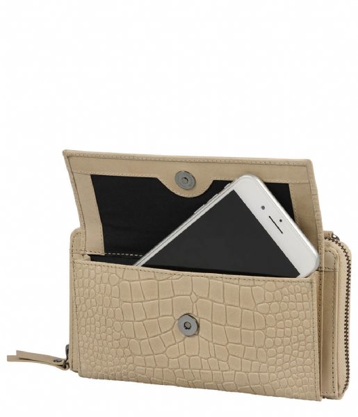 Burkely  Casual Carly Phone Wallet Beige (21)