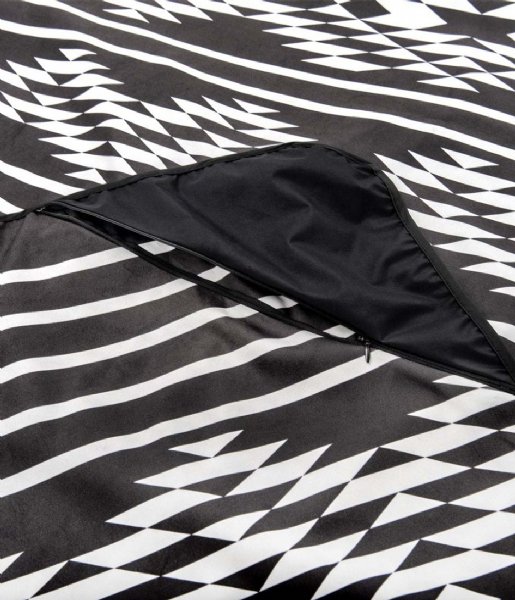 Slowtide  Maze Festival Blanket Black